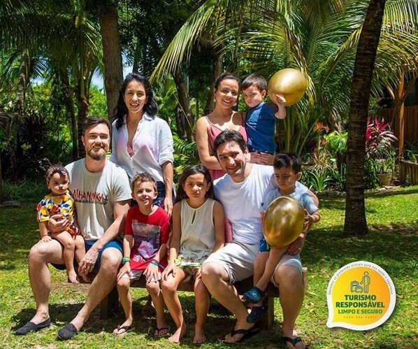 Outdoor pool, sun loungers - Porto Zarpa Hotel (Mata de São João)