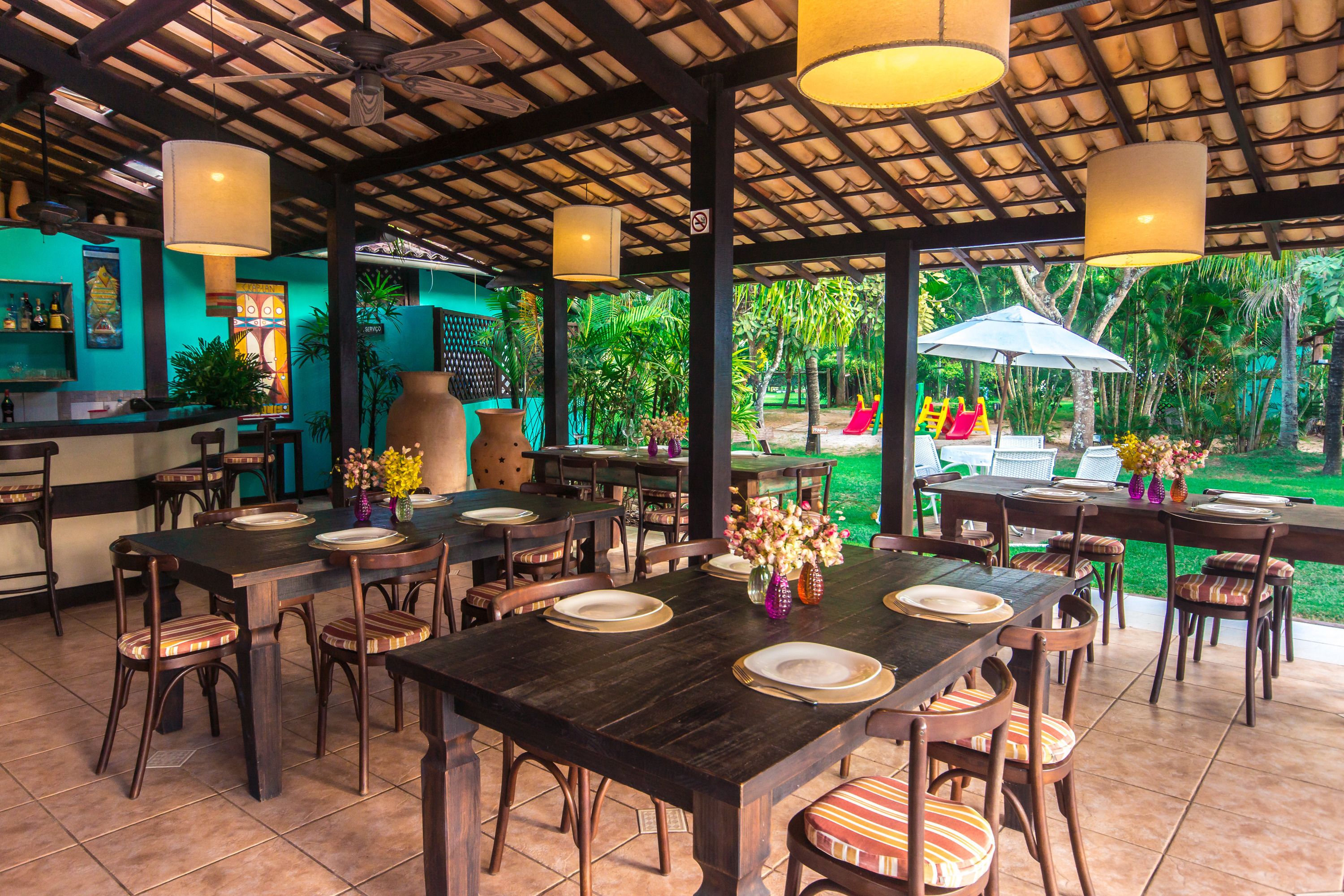 breakfast and lunch served, fusion cuisine