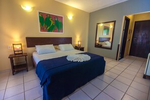 Standard Double Room | Minibar, in-room safe, desk - Porto Zarpa Hotel (Mata de São João)