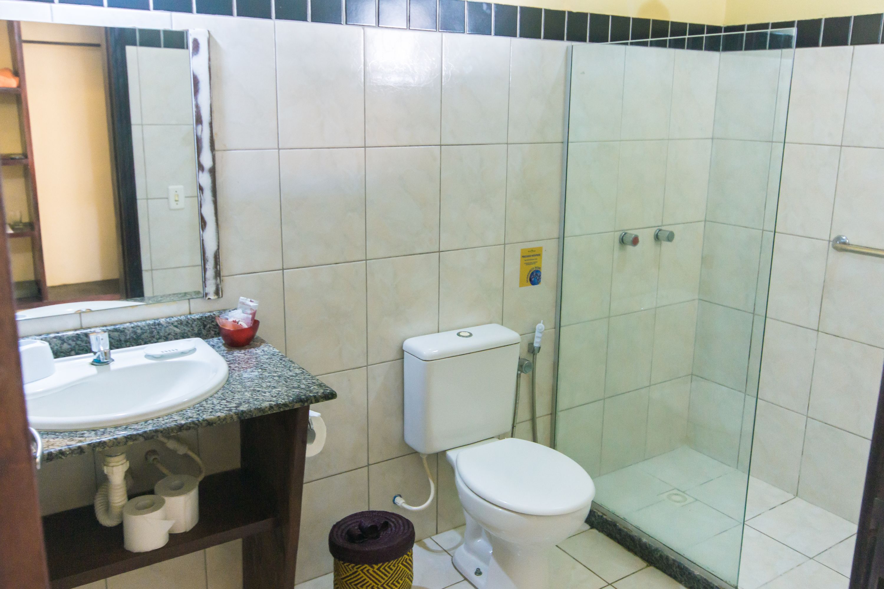 standard double room | bathroom | shower, towels