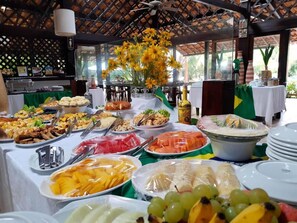 Der serveres morgenmad og frokost
