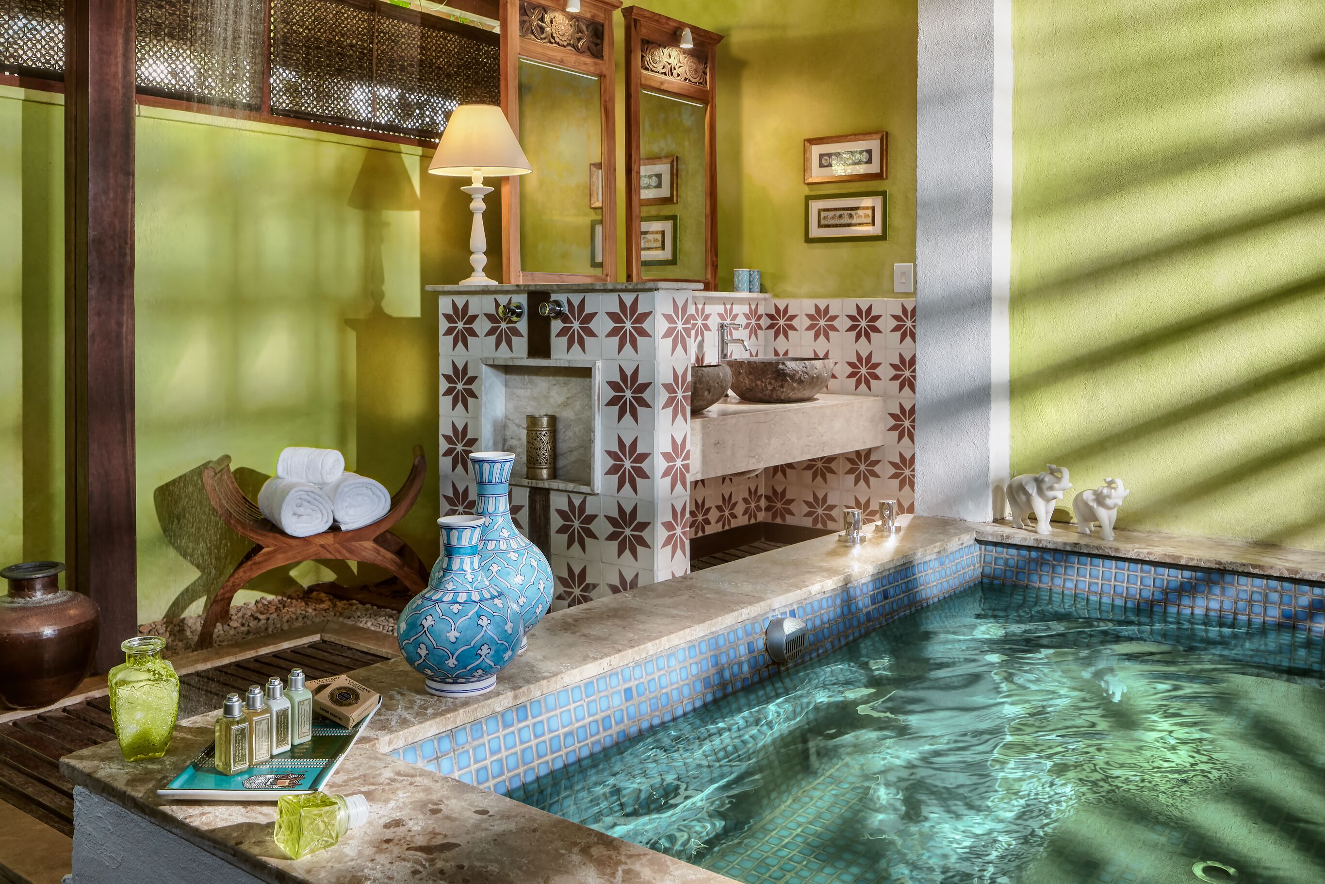 premium bungalow | bathroom | free toiletries, hair dryer, bathrobes, towels