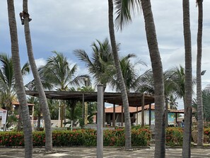 32-inch LED TV with satellite channels, TV - Pousada Jagatá (Tutóia)