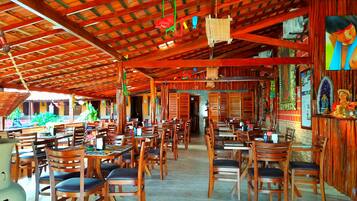 Desayuno buffet incluido todos los días