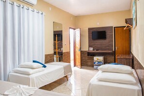 Traditional Apartment | Premium bedding, minibar, individually decorated, desk - Pousada Jagatá (Tutóia)