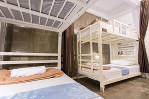  Family Room 2 Bunk Beds Air Con Shared Bathroom