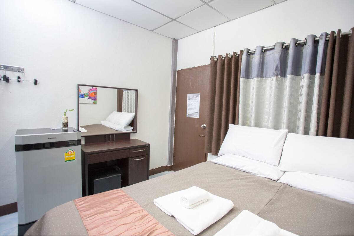 Premium bedding, desk, free WiFi, bed sheets