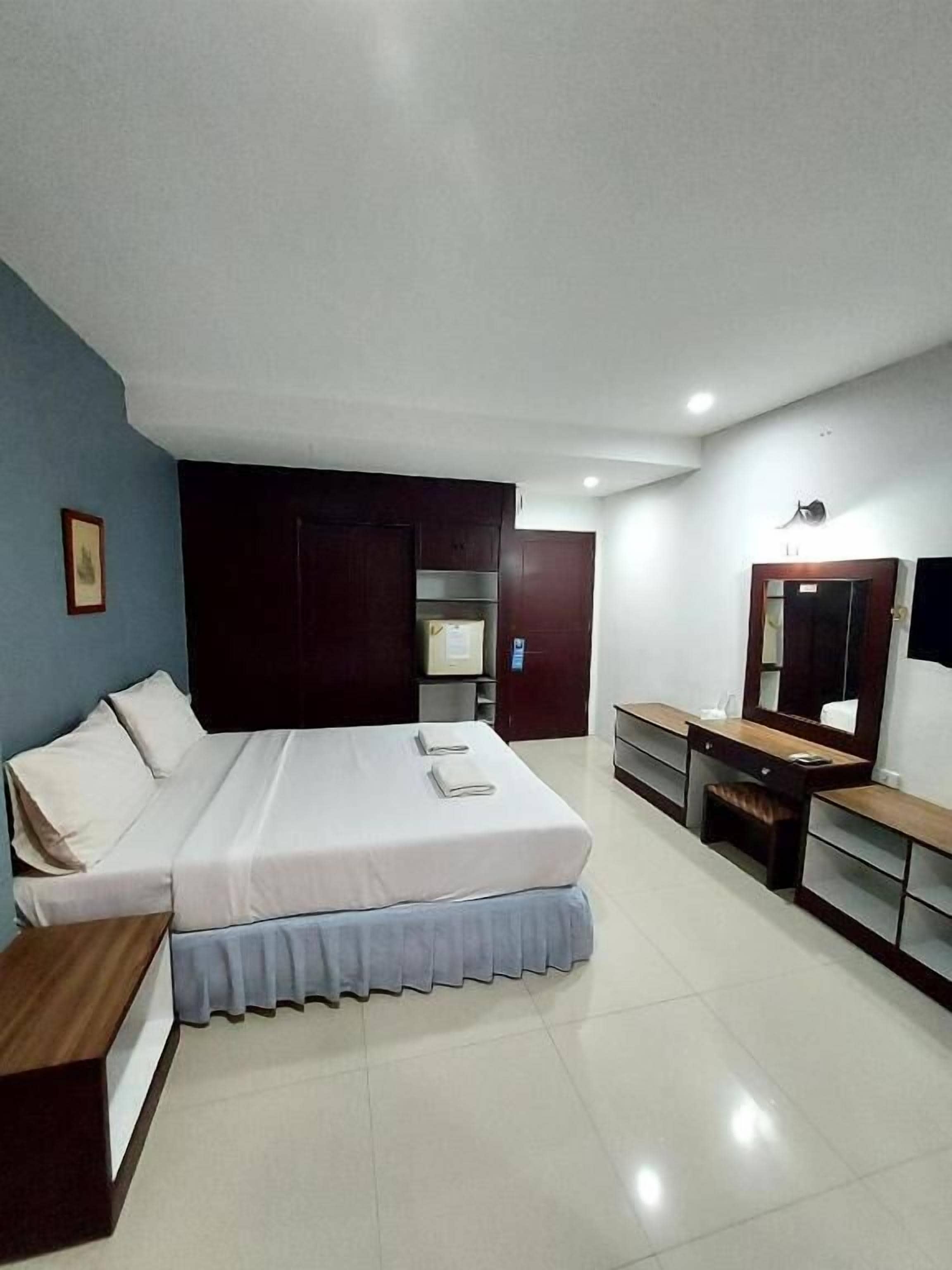 Dobbelt- eller tomannsrom – superior | Blendingsgardiner, wi-fi (inkludert) og sengetøy