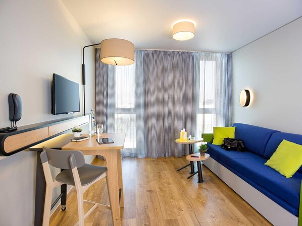 Literie hypoallergénique, coffres-forts dans les chambres, bureau