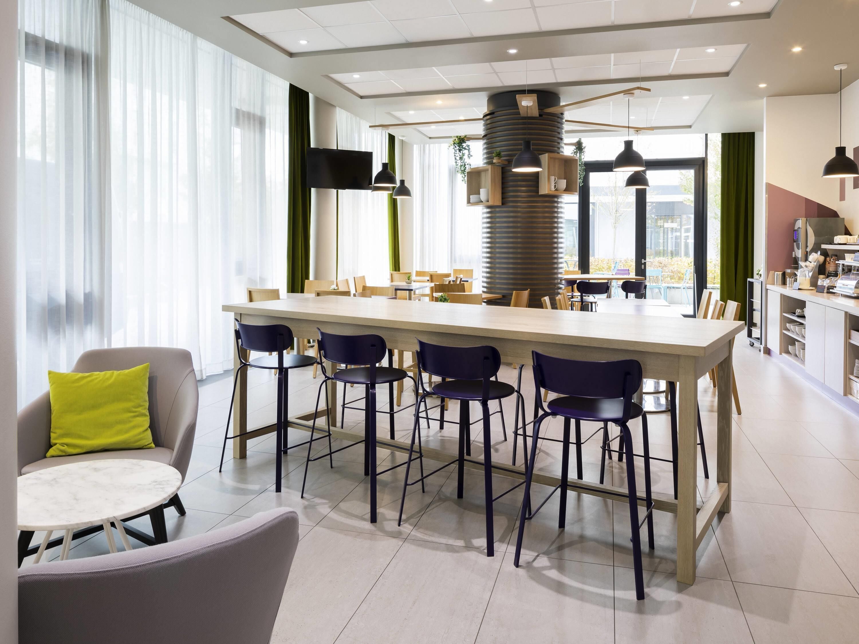 daily buffet breakfast (eur 18 per person)