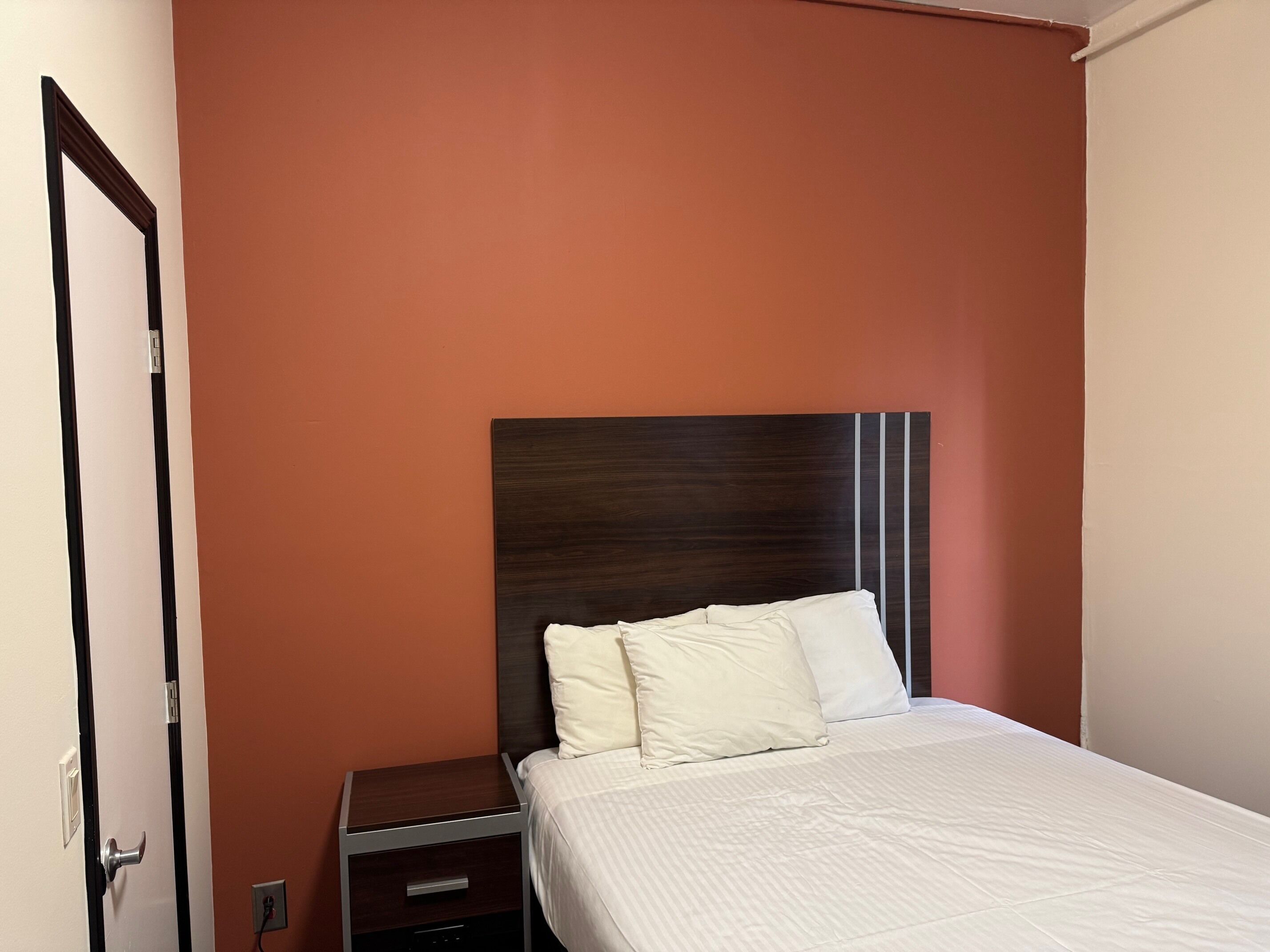 Sengetøy av topp kvalitet, wi-fi (inkludert) og sengetøy