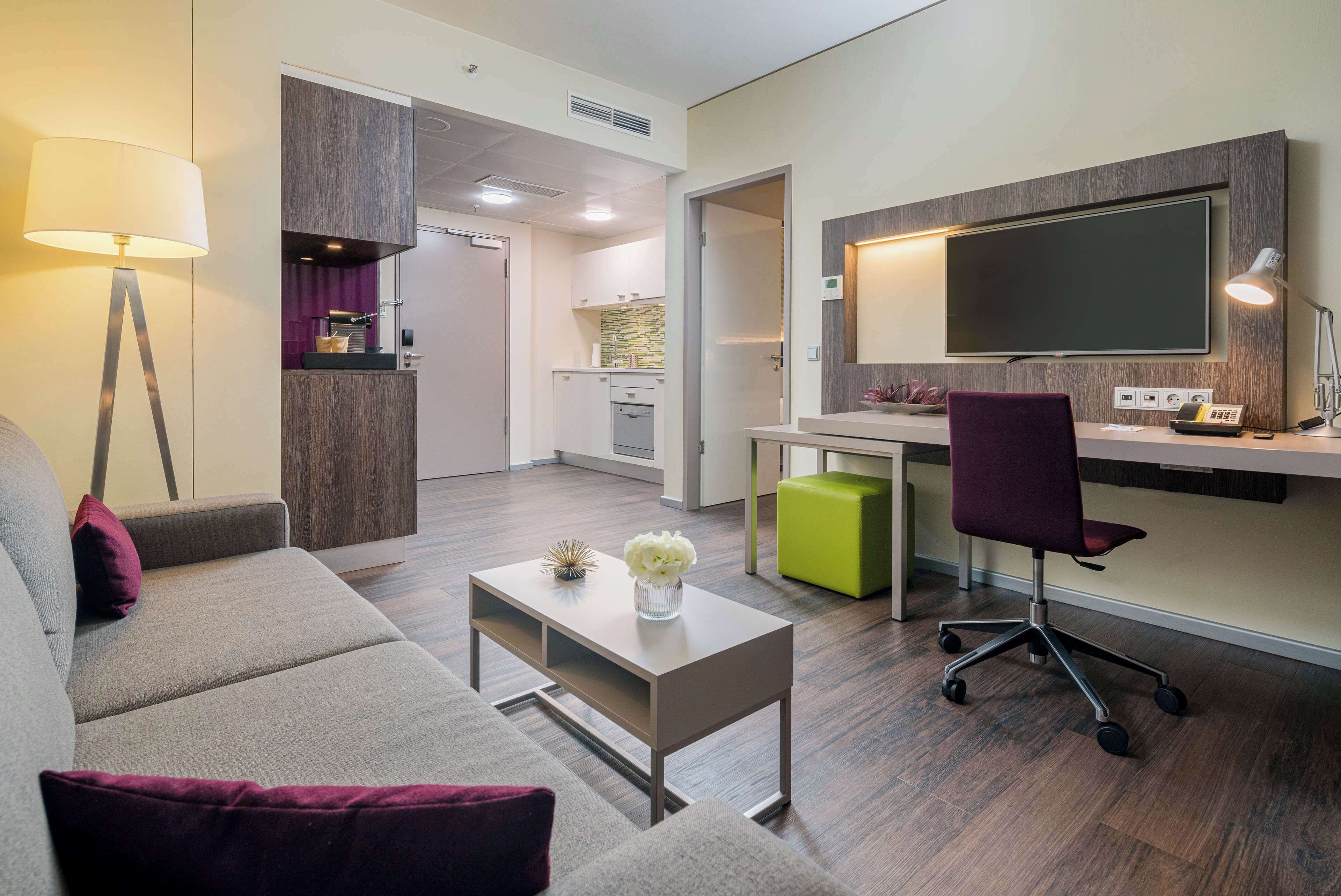 1 bedroom, premium bedding, in-room safe, desk