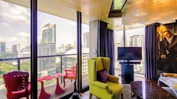 Suite, 1 Bedroom, Garden View | Premium bedding, in-room safe, individually decorated