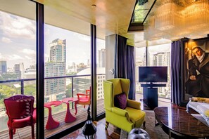 Suíte, 1 quarto, vista para o jardim | 1 quarto, roupas de cama premium, cofres nos quartos