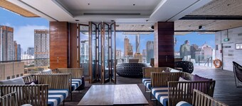Hotel Indigo Bangkok Wireless Road by IHG