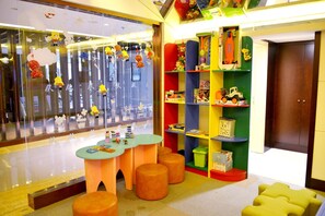 Zona de juegos infantil cubierta