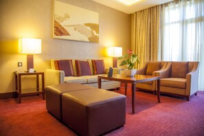 Executive Suite, 1 King Bed | Premium bedding, minibar, in-room safe, desk - Tianjin Jing Ji Saint Light Resort & Spa (Tianjin)