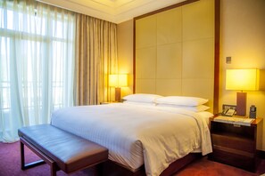 Premium bedding, minibar, in-room safe, desk - Tianjin Jing Ji Saint Light Resort & Spa (Tianjin)