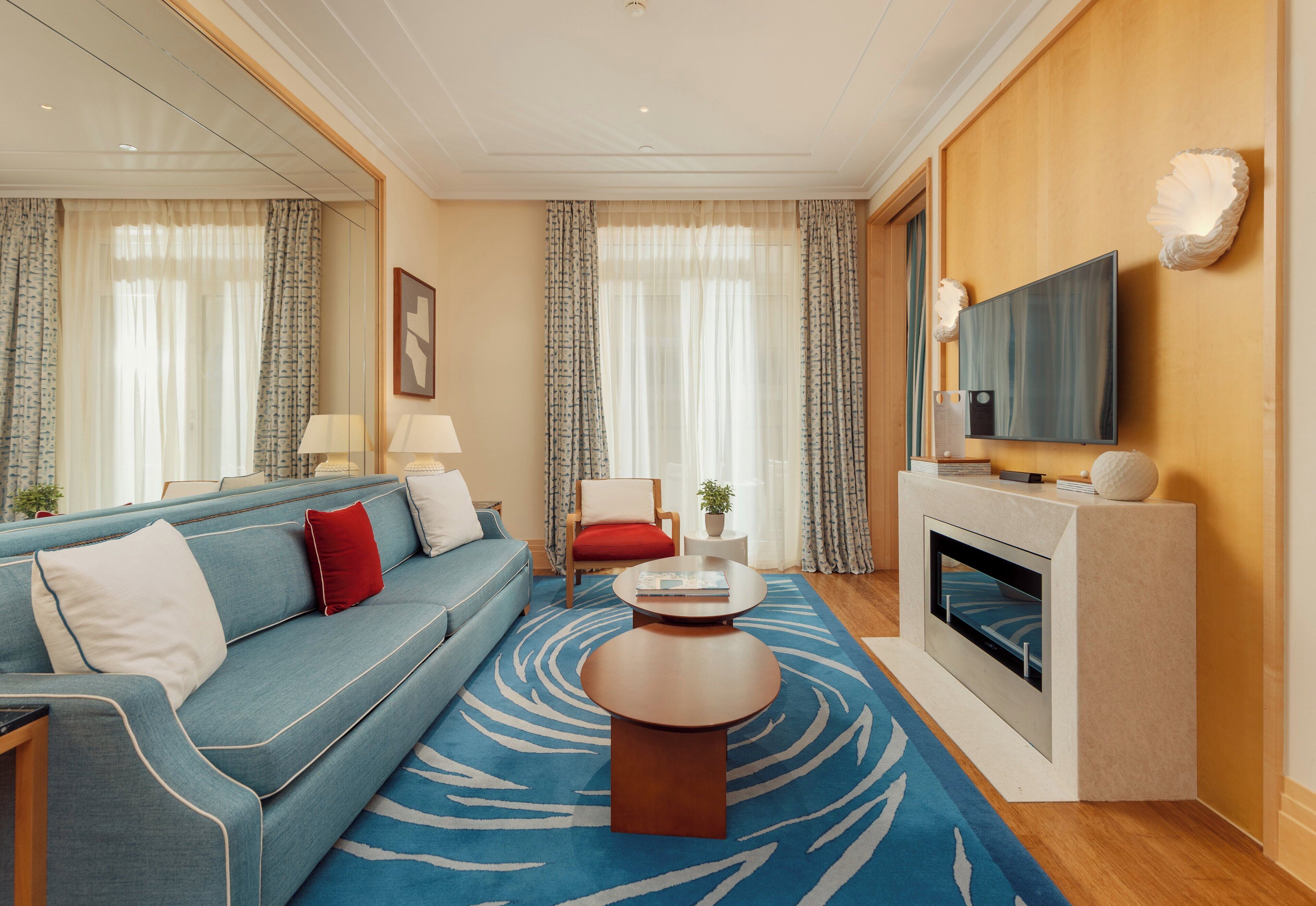Studio Suite, 1 King Bed, Balcony | Premium bedding, down comforters, memory foam beds, minibar