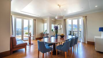 Ylelliset vuodevaatteet, untuvapeitot, memory foam -patjalliset sängyt