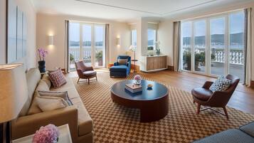 Sviitti, 3 makuuhuonetta, merinäköala | Ylelliset vuodevaatteet, untuvapeitot, memory foam -patjalliset sängyt