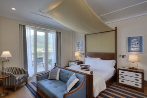 Deluxe Room, Mountain View | Room amenity