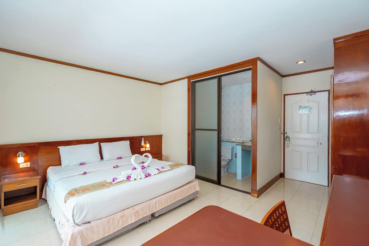 Quarto casal, sacada | 1 quarto, frigobar, cofres nos quartos, cortinas blackout