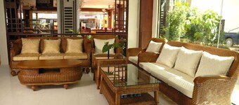 Outdoor Inn Kata Hotel