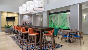 ๋งค์ผ ๋ทํ ๋ฌด๋ฃ ์์นจ ์์ฌ ํฌํจ