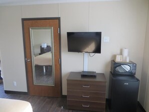Desk, free WiFi, bed sheets