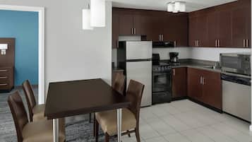Suite, 2 Bedrooms | Desk, laptop workspace, soundproofing, iron/ironing board