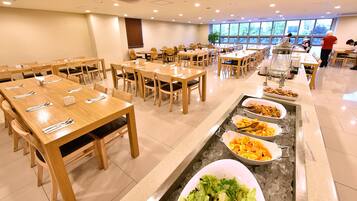 Café da manhã com buffet todos os dias (KRW 17600 por pessoa)