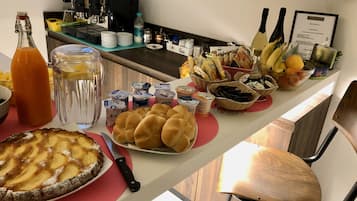 Daily local cuisine breakfast for a fee