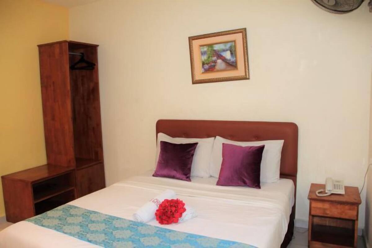 1 bedroom, desk, WiFi (free), bed sheets