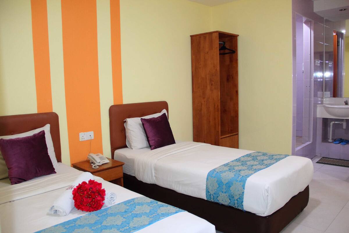 Superior Twin Room, 2 Twin Beds | 1 bedroom, desk, WiFi (free), bed sheets