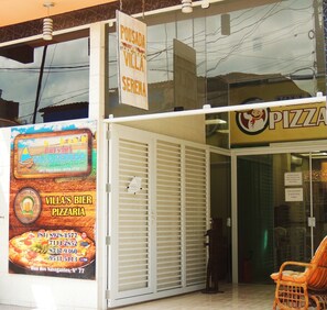 Entrada al alojamiento