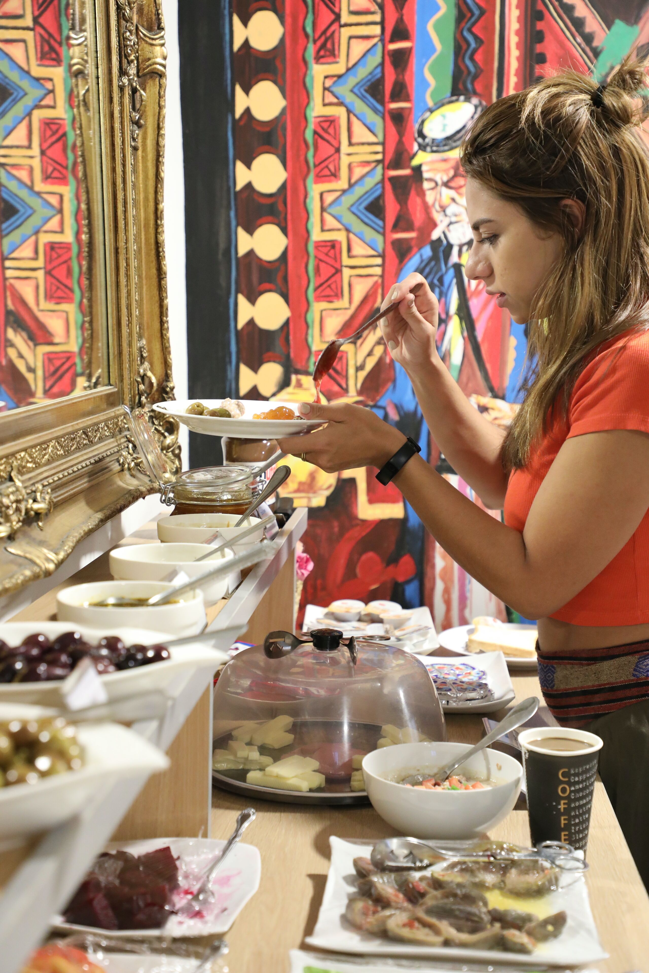 32-inch tv with premium tv channels