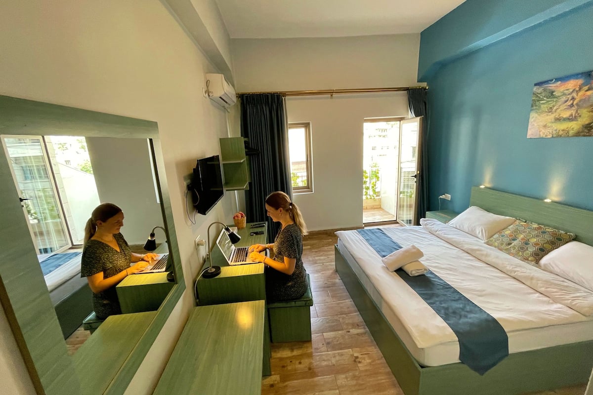 Deluxe-Doppelzimmer | Zimmersafe, Schreibtisch, laptopgeeigneter Arbeitsplatz