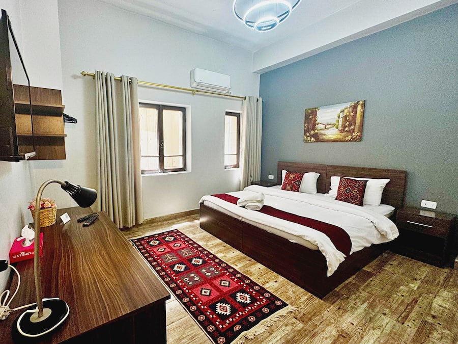 Doppia Classic | Una cassaforte in camera, una scrivania, postazione laptop