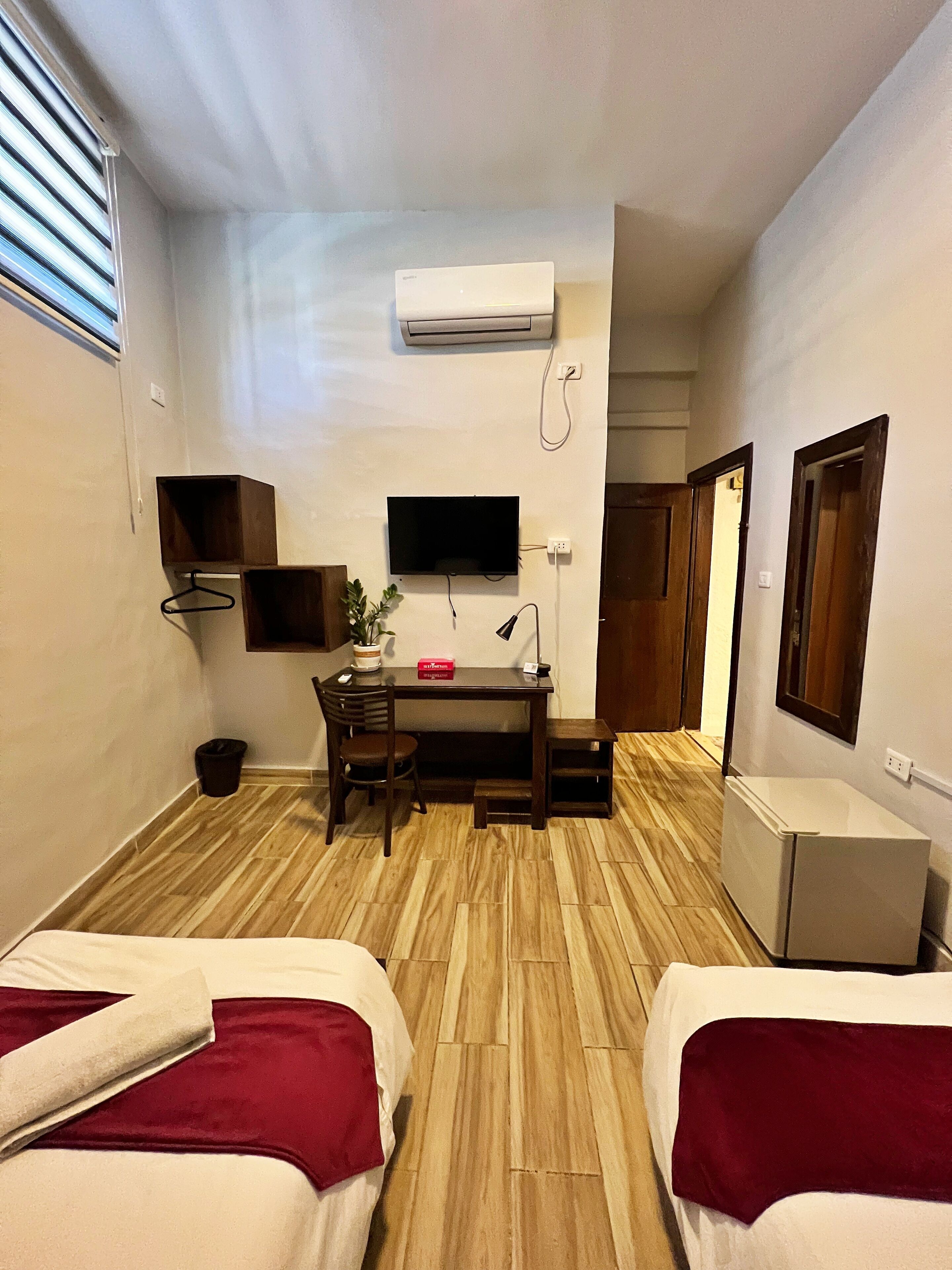 Habitación | Caja fuerte, escritorio, espacio para trabajar con un portátil