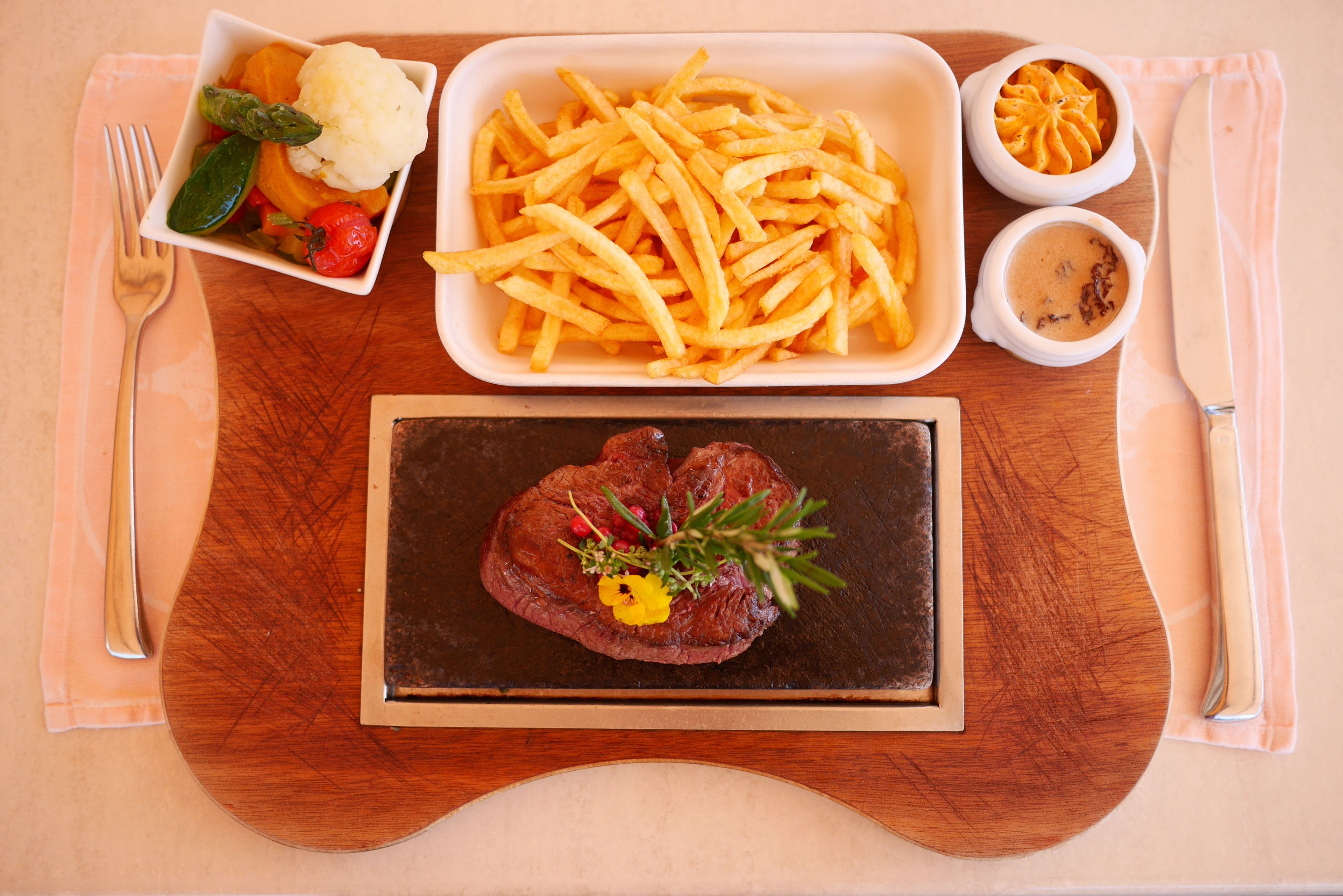 lunch and dinner served