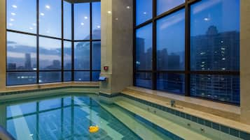 Suite (Pool - Takes 2 Hours to Fill, Bigger than most in Seoul) | Ausblick vom Zimmer