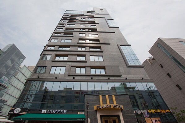 ด้านหน้าที่พัก