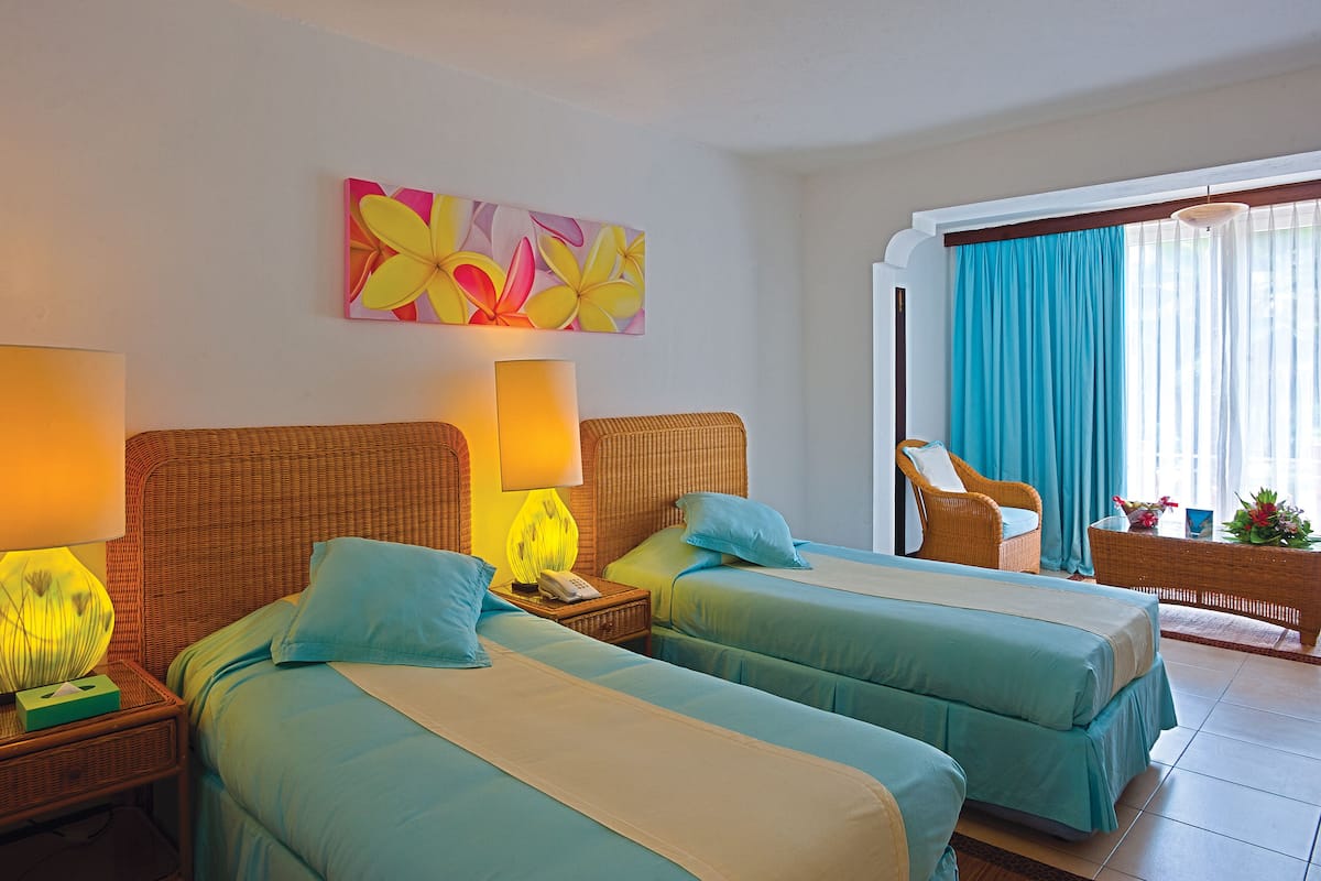 Egyptian cotton sheets, premium bedding, in-room safe, desk