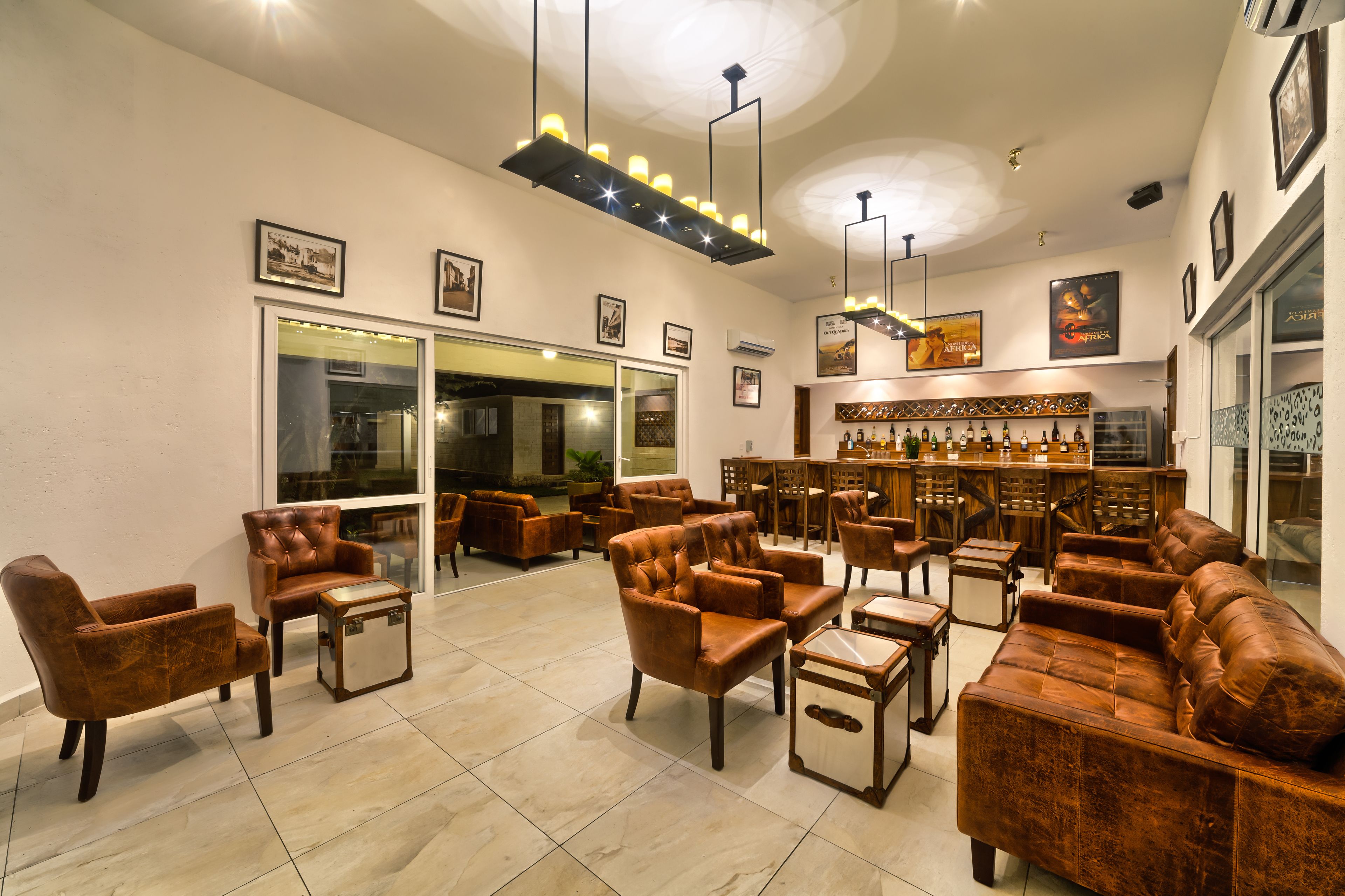 3 bars/lounges, beach bar