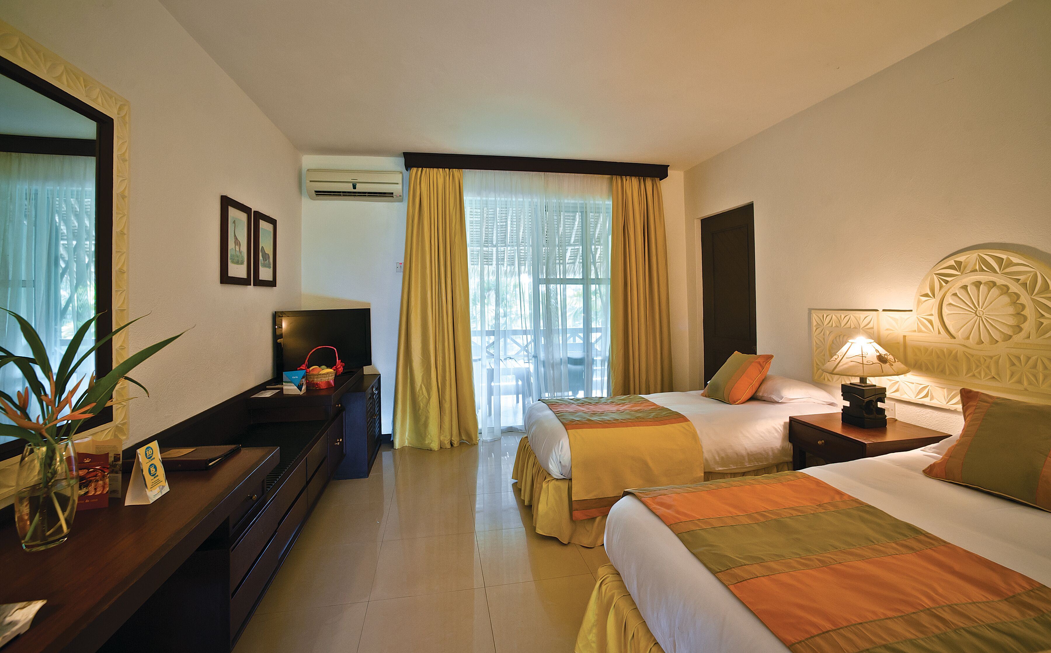 Egyptian cotton sheets, premium bedding, in-room safe, desk