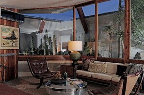 Room (HIDEAWAY) | Living area | LCD TV, DVD player, iPod dock