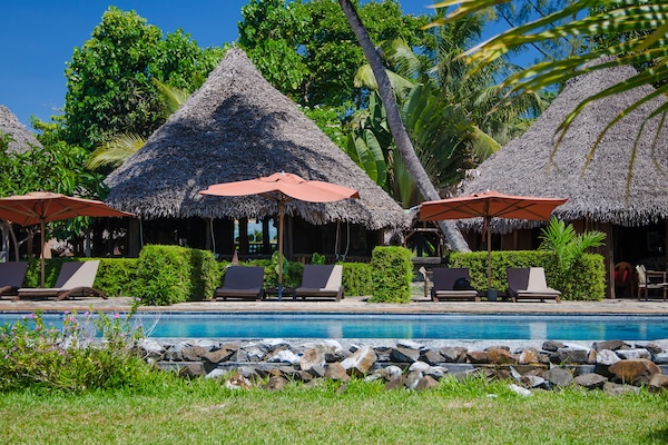 Outdoor pool, pool loungers
