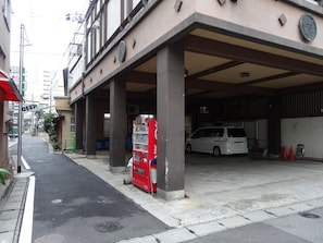 Self parking (JPY 880 per night)
