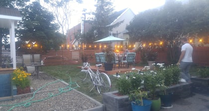 Auberge Jeunesse LouLou's Backpacker Hostel